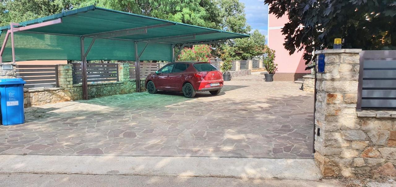 Apartmani Radmila Nova Vas  Extérieur photo