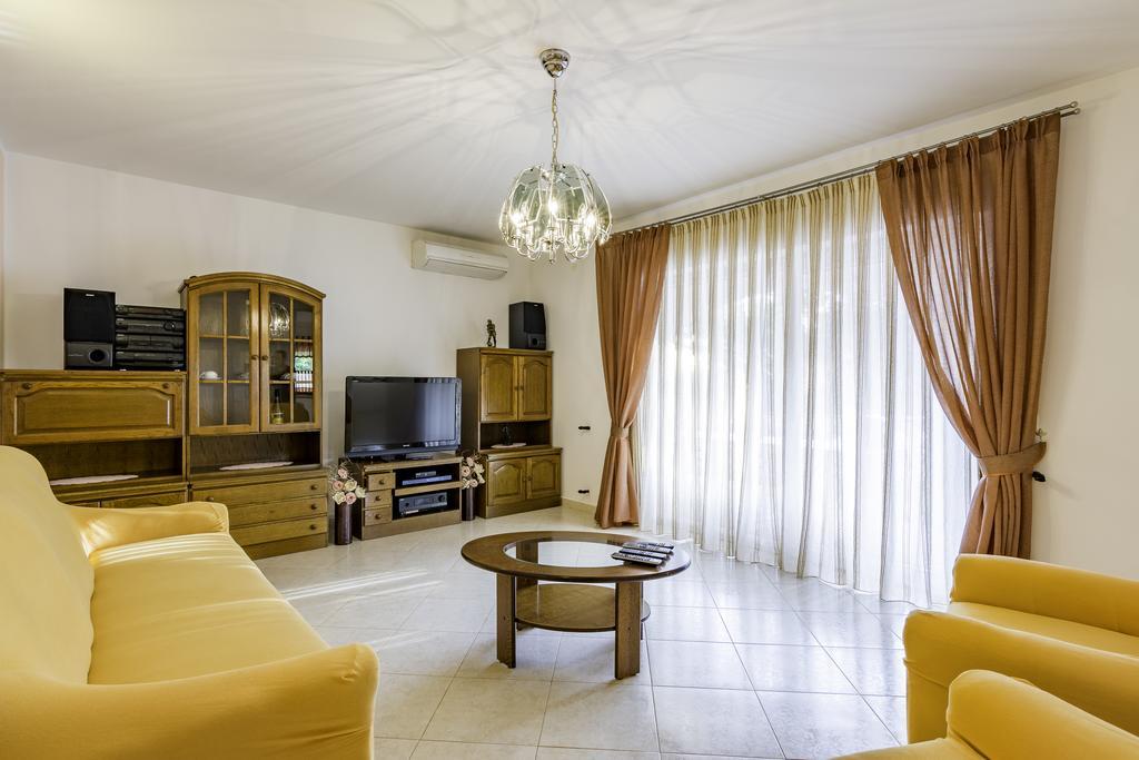 Apartmani Radmila Nova Vas  Extérieur photo